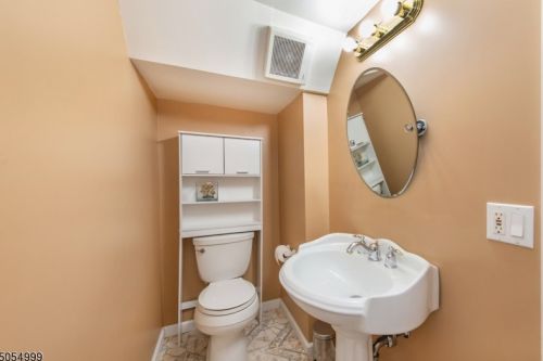 146 Sadler Rd, Bloomfield NJ  07003-5321 exterior