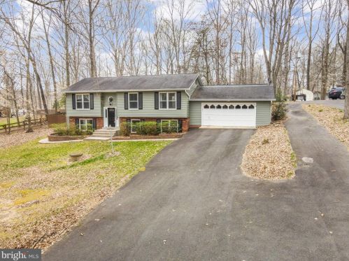 14868 Prestige Dr, Woodbridge VA  22193-3310 exterior