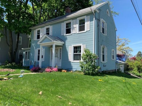 105 Clinton St, Waterbury, CT 06710-1426