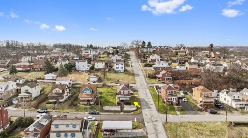 1000 Morton Ave, Mckeesport PA  15133-3930 exterior