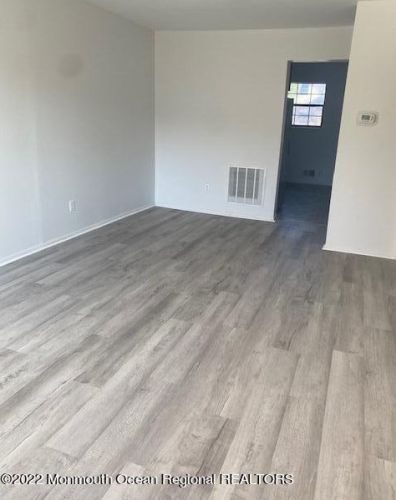 992 Tammy Ct, Bricktown NJ  08724-7175 exterior