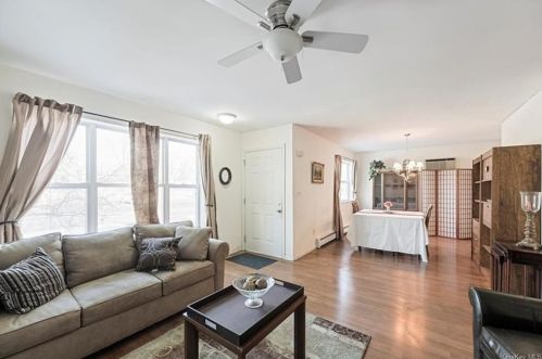 131 Watkins Ave, Middletown NY  10940-4530 exterior