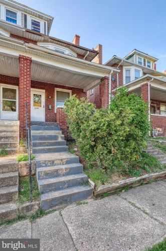 1846 Holly St, Harrisburg PA  17104-1241 exterior
