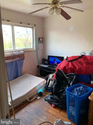 60 Thorn Ln, New Castle DE  19720-2152 exterior