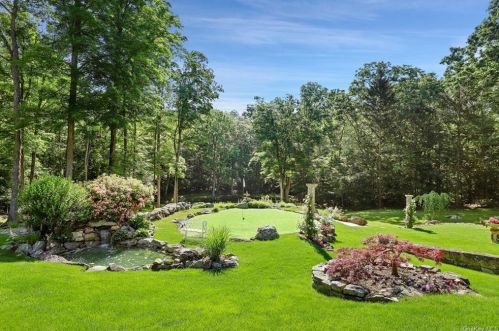 118 Oscawana Lake Rd, Tompkins Corners NY  10579-3014 exterior