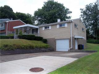 718 Illini Dr, Monroeville, PA 15146-1920