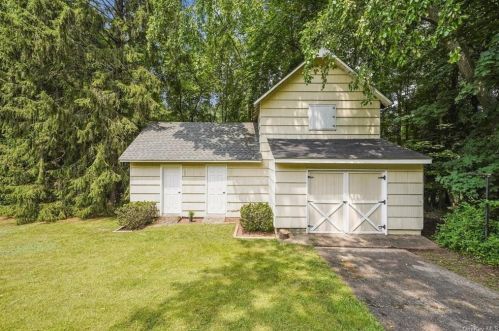 58 Van Orden Ave, Airmont NY  10901-6424 exterior