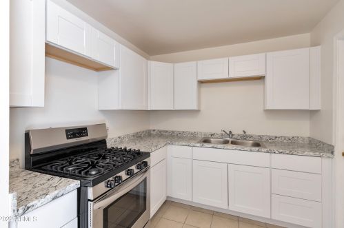 2007 38 Ave, Phoenix AZ 85053-4502 exterior