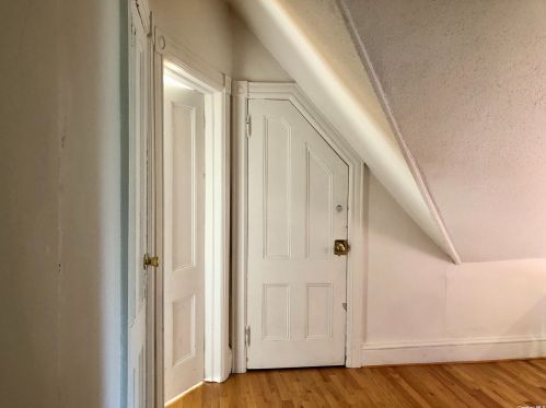 921 Hawkins Ave, Lake Grove NY 11755-1627 exterior