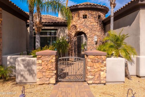 2564 Teakwood Pl, Chandler, AZ 85249-3525