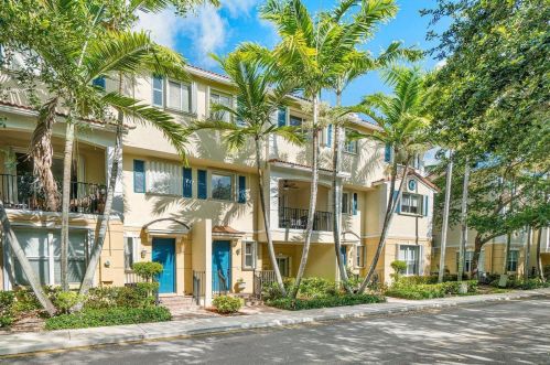 2895 Greenleaf Cir, Boynton Beach, FL 33426-8661