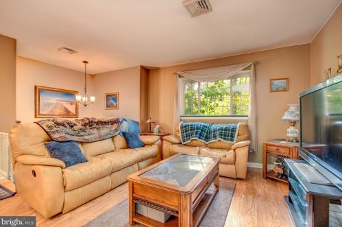 100 Hilldale Rd, Etters PA  17319-9469 exterior