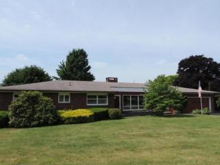 2706 Hamilton Dr, Endicott, NY 13760-2360