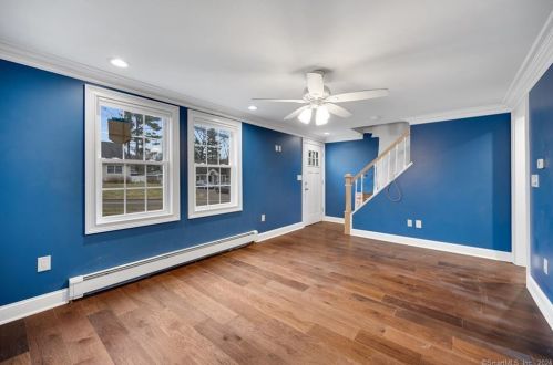 402 Long Hill Rd, Wallingford, CT 06492-4957