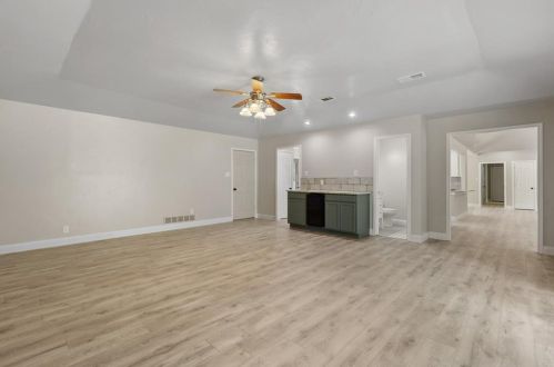 2132 Pembrooke Pl, Denton TX  76205-8208 exterior