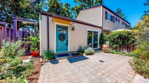 1550 Yardley St, Santa Rosa CA  95403-2352 exterior