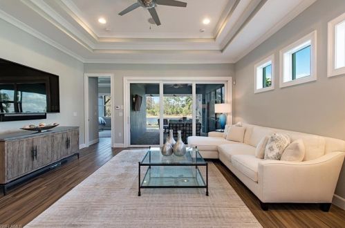 7068 Dominica Dr, Naples, FL 34113