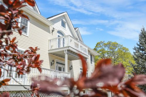 3485 Main Bayview Rd, Southold NY  11971-3439 exterior