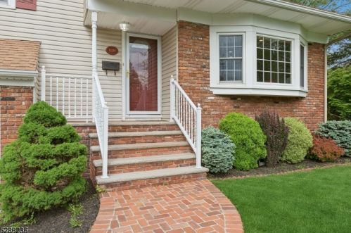 1210 Lawrence Ave, Westfield, NJ 07090-3713
