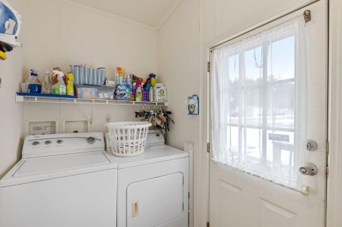 251 Fire Pond Rd, Hopkinton NH  03229-2923 exterior