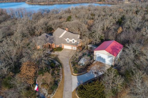 1030 Citrine Cv, Oak Point, TX 75068-2272