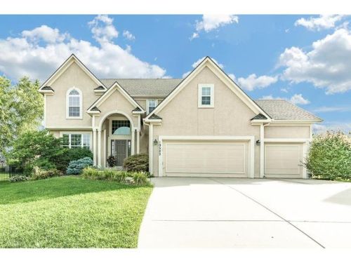 19523 97th St, Shawnee Mission KS  66220-3364 exterior