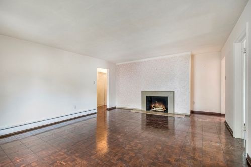 908 Grove St, Mishawaka IN  46545-6054 exterior