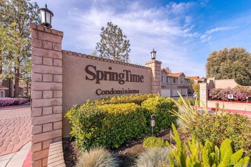 2324 Archwood Ln, Simi Valley CA  93063-6131 exterior