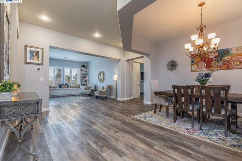 57 Sunnyview Ct, Oakley, CA 94561-4424