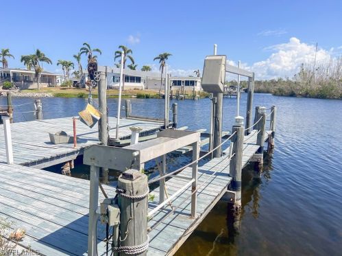 17771 Bryan Ct, Fort Myers Beach, FL 33931-7106