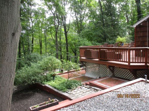 568 Bread And Cheese Hollow Rd, Northport NY  11768-2326 exterior
