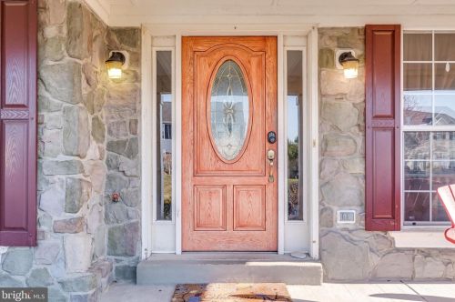 63 Turnberry Dr, Charles Town WV  25414-3887 exterior