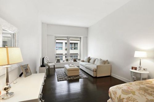 111 Fulton St, New York NY  10038-2704 exterior