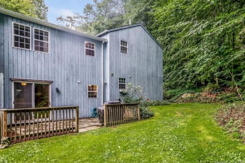 61 Taylor Ave, Bethel CT  06801-2434 exterior