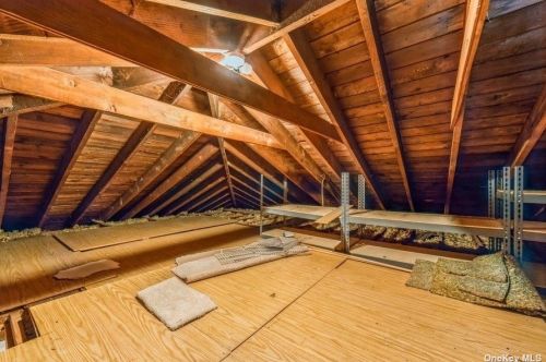 82-04 Langdale St, New Hyde Park NY  11040-1506 exterior