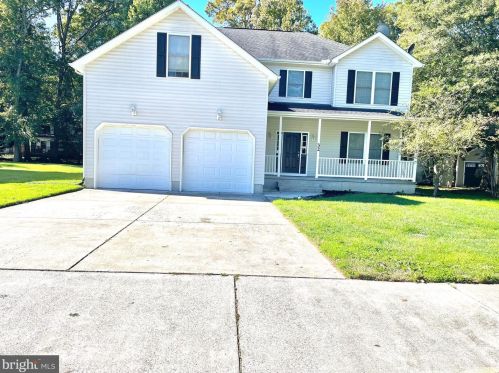 32 Pin Oak Dr, Dover, DE 19904-2373