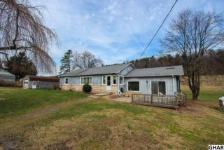 678 Pleasant Valley Rd, Mansville, PA 17024-8930