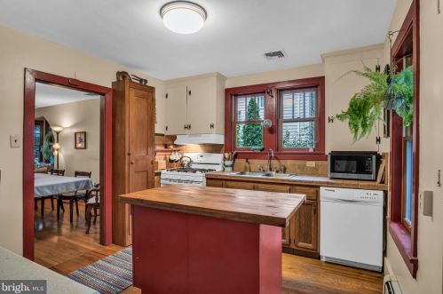 125 Parker St, Carlisle PA  17013-2821 exterior