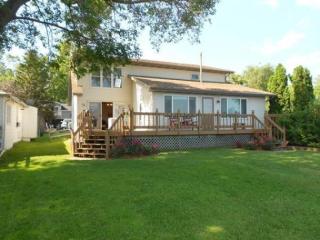 4146 Blue Gill Rd, Delavan, WI 53115-3402