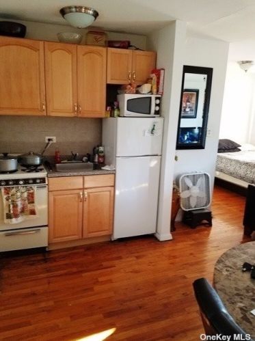 222-89 Braddock Ave, Jamaica NY  11426-2511 exterior