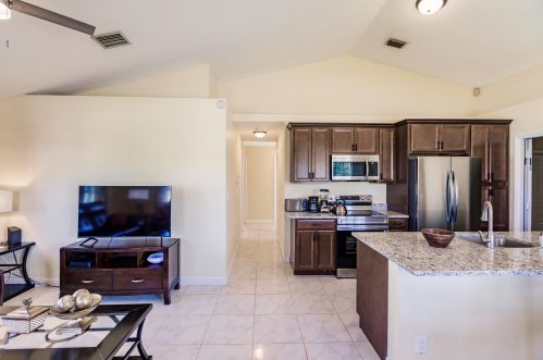 1249 34th St, West Palm Beach, FL 33404-2905