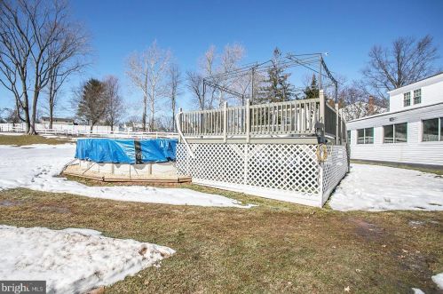 631 Barbara Dr, Norristown PA  19403-4102 exterior