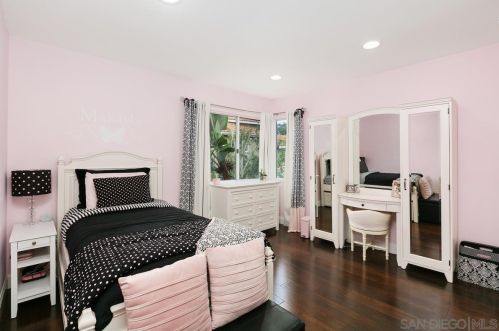 4780 Tarantella Ln, San Diego CA  92130-2466 exterior