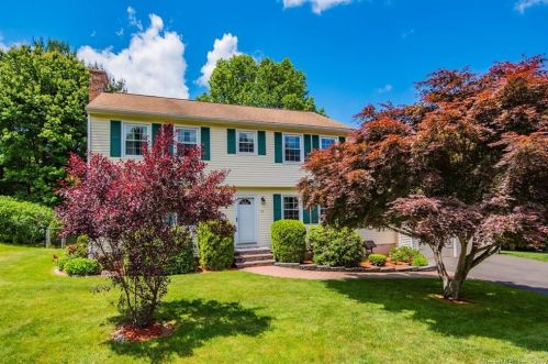 33 Boulder Dr, Bristol, CT 06010-2583