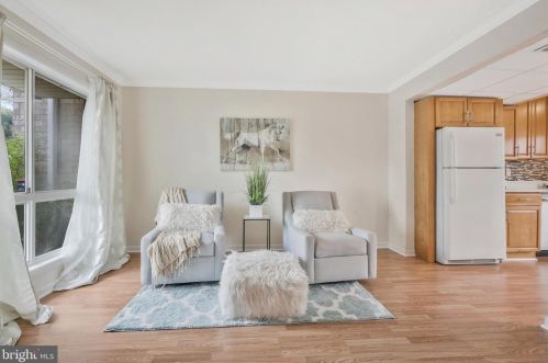 2216 Huston Pl, Herndon VA  20170-4322 exterior