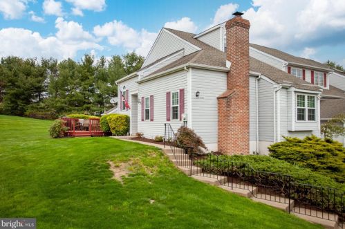 403 Stratford Ct, Lansdale PA  19446-6374 exterior