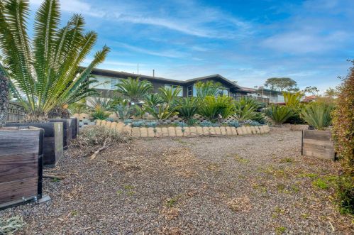 2980 Nichols St, San Diego CA  92106-3425 exterior