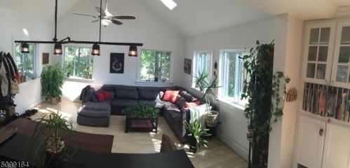 21 Forest St, Montclair NJ  07042-3550 exterior