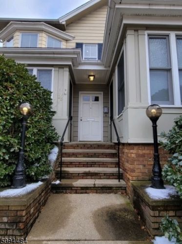 25 Fullerton Ave, Montclair NJ  07042-3414 exterior