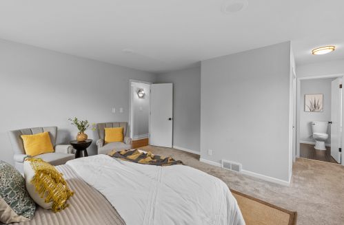 2414 Lagoon Ct, Thiensville WI  53092-5549 exterior